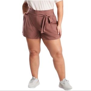 Athleta Skyline Short II Black